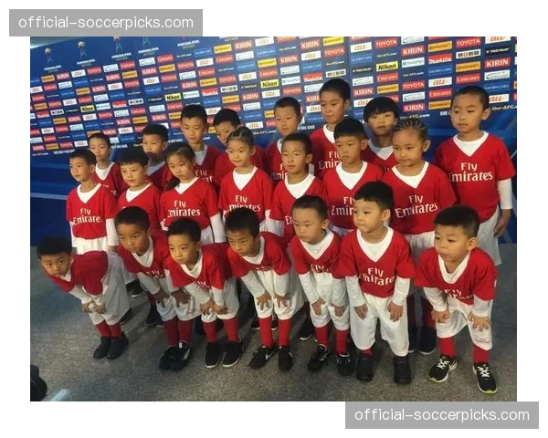 人物特写：守护天使球场48年的资深球童，见证三代球迷的成长